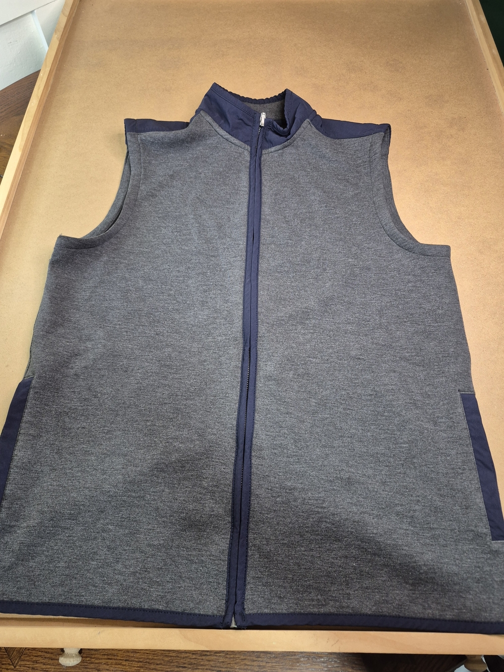 Roundtree & Yorke Gray and Navy Zip-Up Sleeveless Vest 3366/379